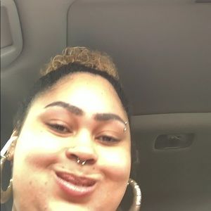 Meet your Posher, Mireya